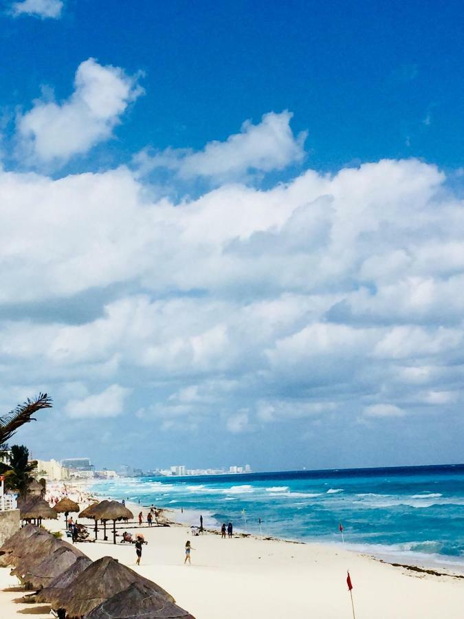 Brisas Sunset Apartment Cancún Exterior foto